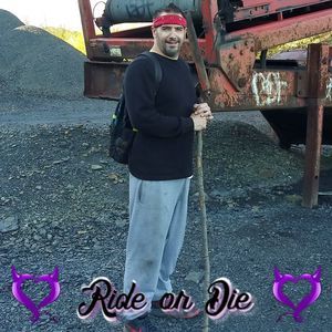 Meet your Posher, Lora